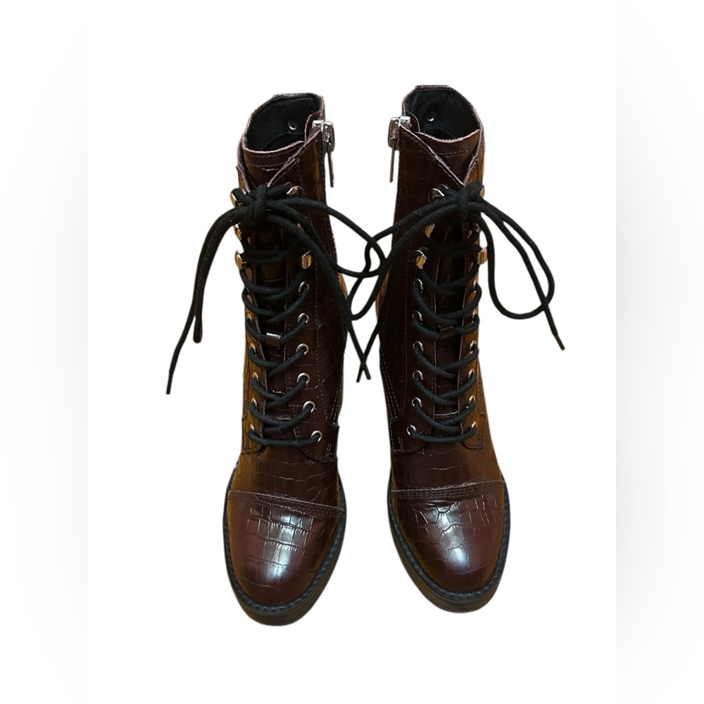 Steve Madden Winnie Harlow x Lisa Love Lug Booties Size 7 Women’s NWOT - Picture 3 of 10